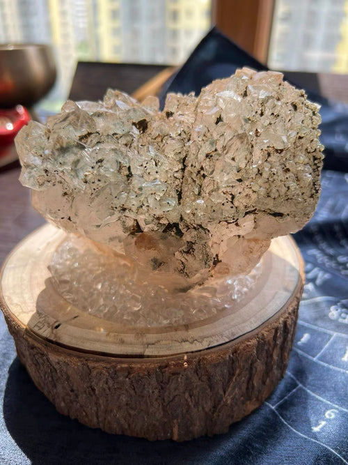 Clear Crystal Cluster Tabletop Decor with Raw Bark Wood Slab Base & Small Crystal Chips Fill, Living Room Display Ornament