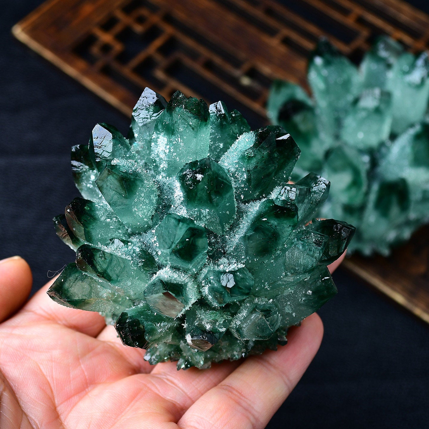 Green Quartz Crystal Cluster Specimen, Transparent Prism Crystal Geode Desk Decor Ornament
