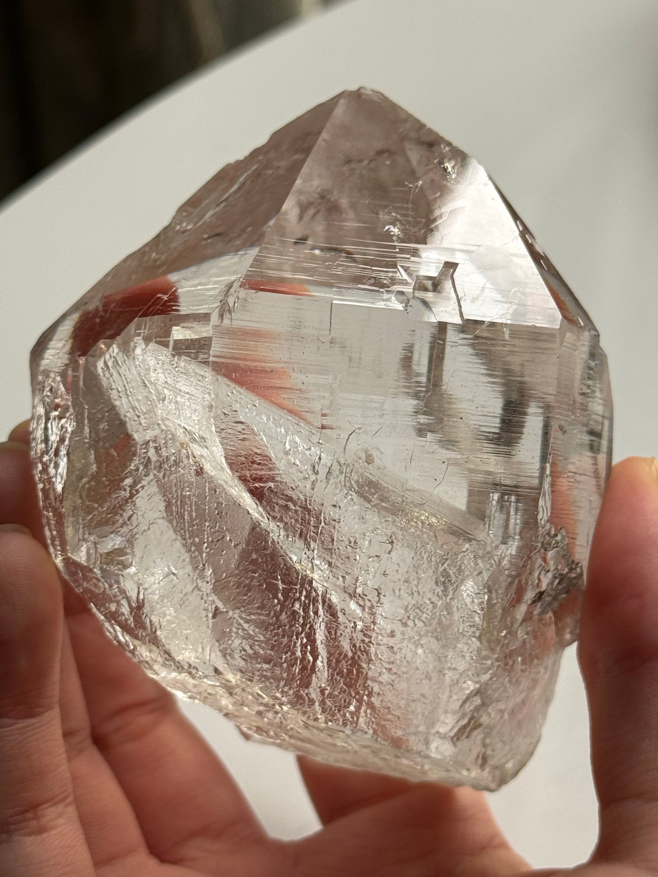 Clear Quartz Point Ornament with Polished Wooden Display Base, Transparent Crystal Tabletop Decor for Home & Office