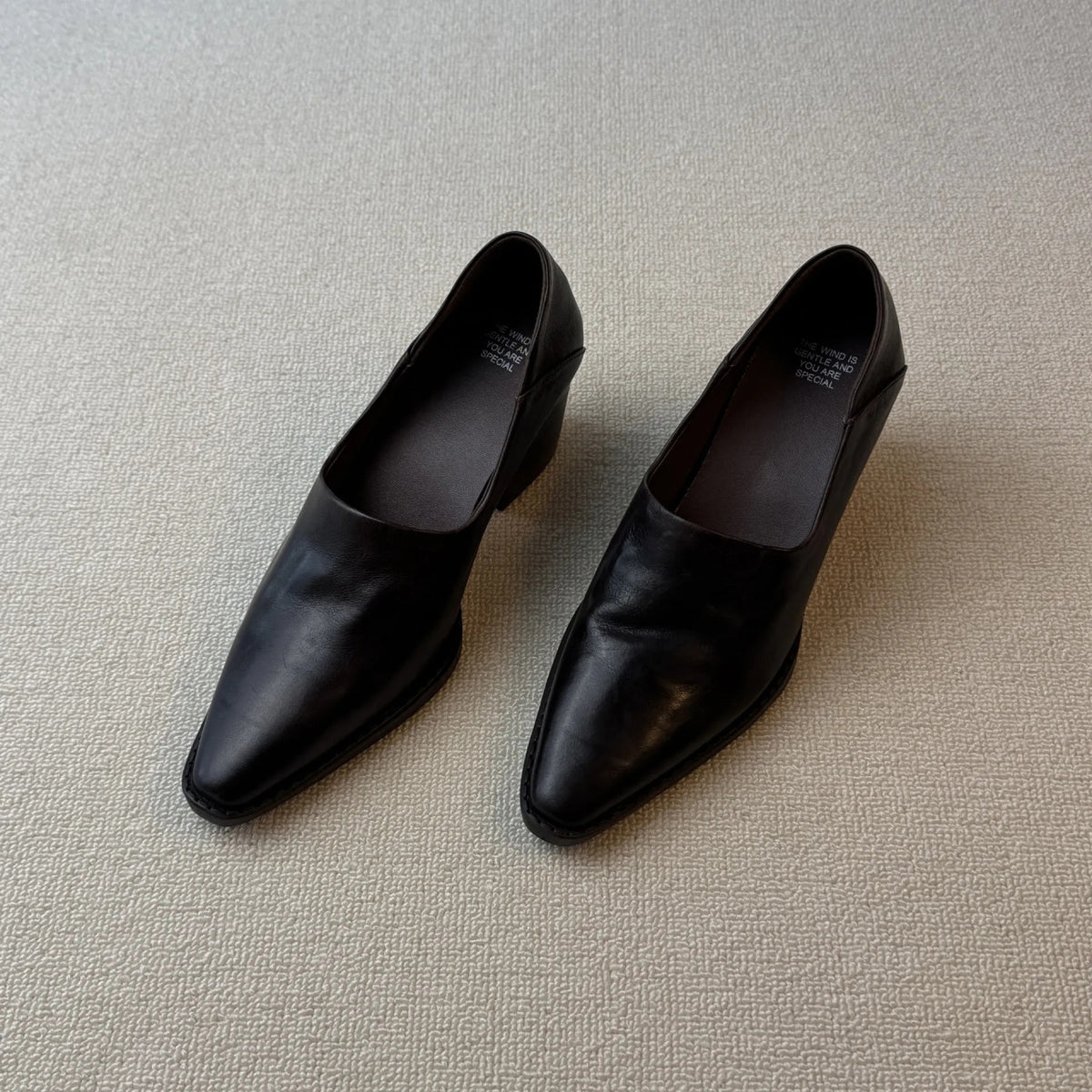 Women's Distressed Faux Leather Pointed Toe Block Heel Pumps, V-Cut Slip On Vintage Chunky Heel Dress Shoes, Black Dark Brown Retro Office Daily Pumps