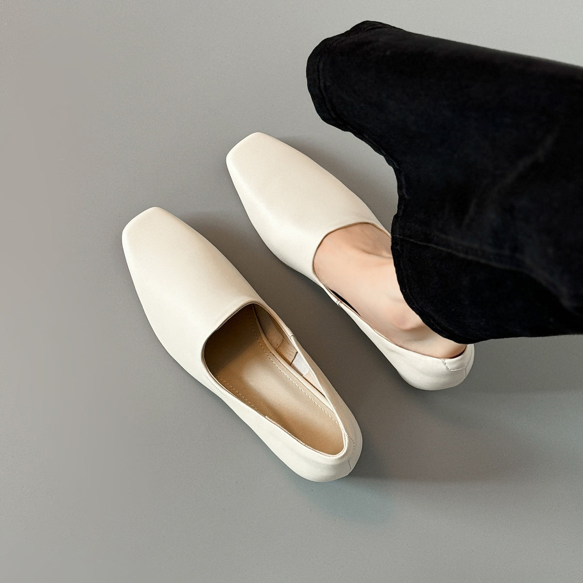 Square Toe V‑Cut Wedge Loafer Pumps, Soft Leather Slip‑On Low Wedge Heel Dress Shoes for Women